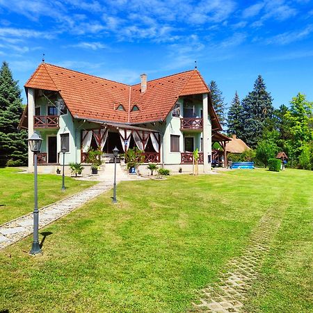 Апартаменты Balaton Garden Балатондьёрёк Экстерьер фото