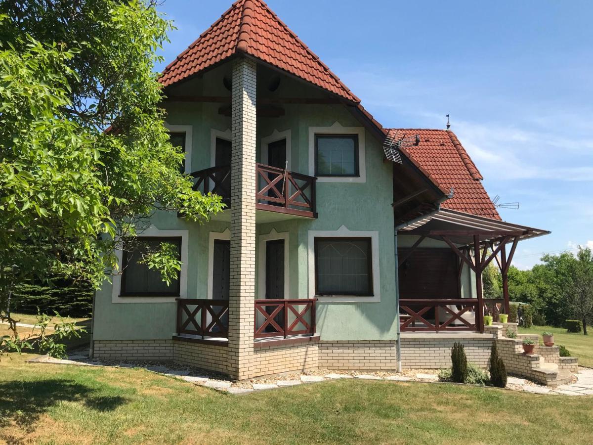 Апартаменты Balaton Garden Балатондьёрёк Экстерьер фото