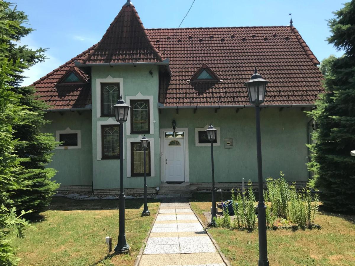 Апартаменты Balaton Garden Балатондьёрёк Экстерьер фото