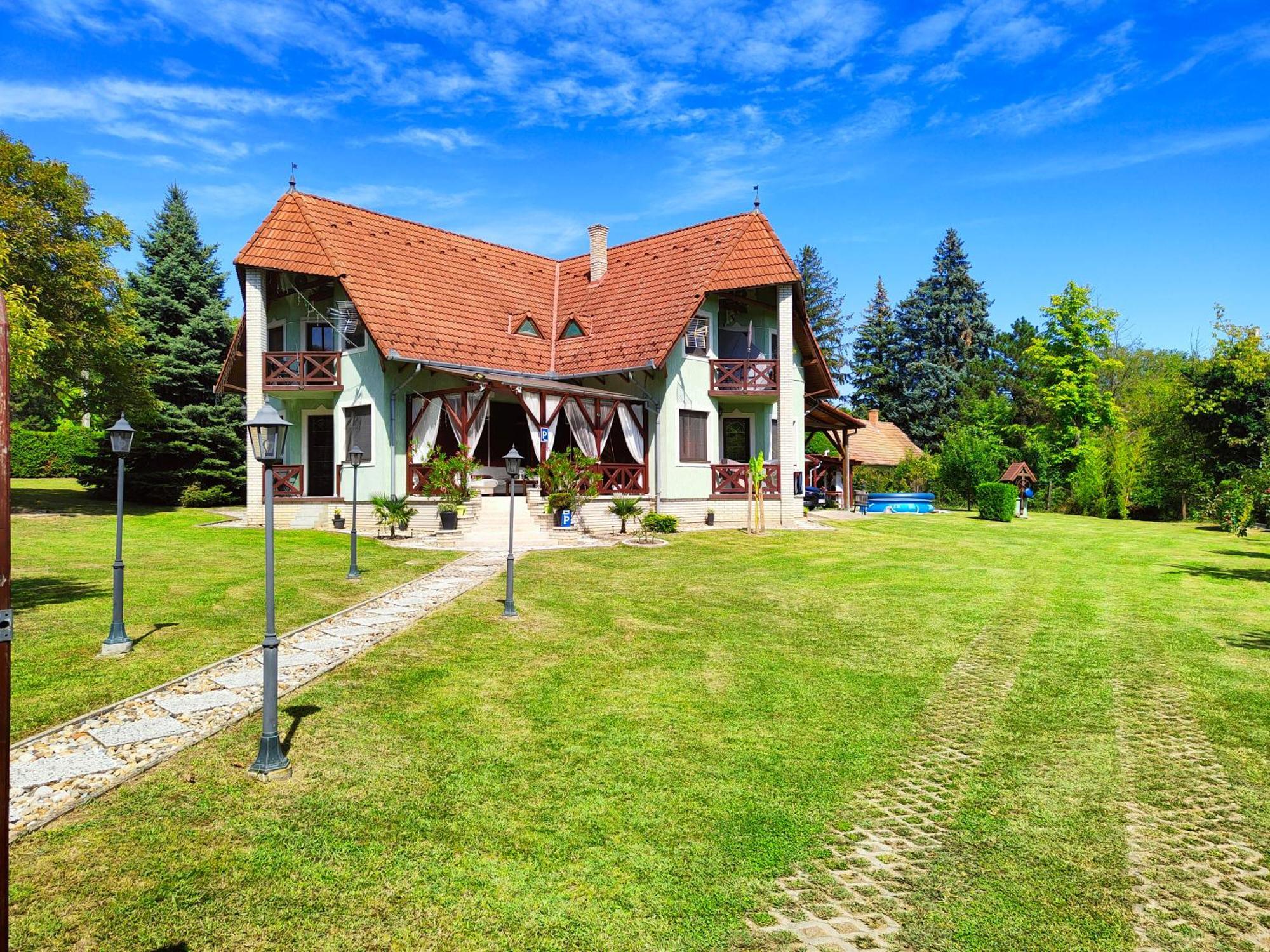 Апартаменты Balaton Garden Балатондьёрёк Экстерьер фото
