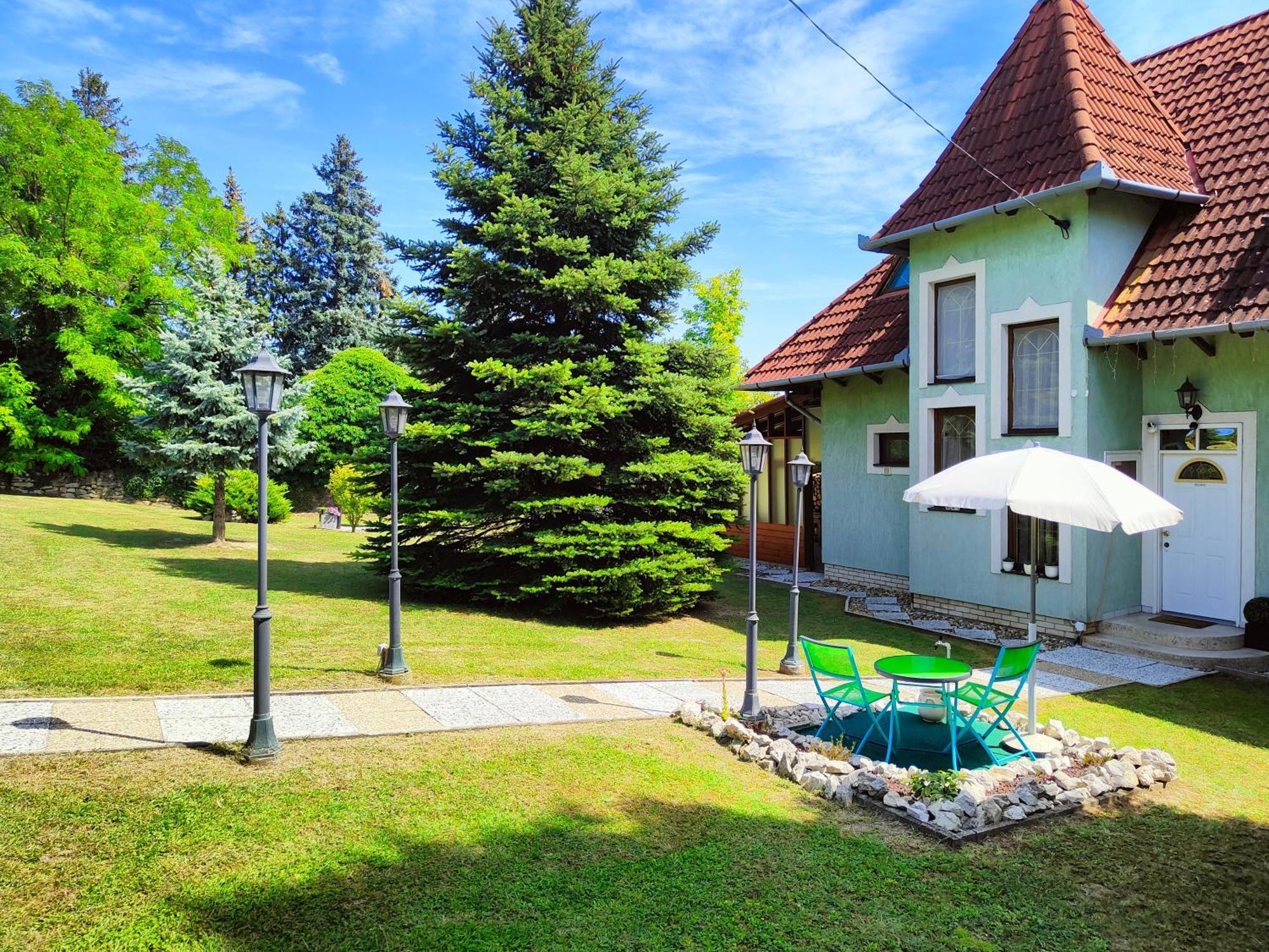 Апартаменты Balaton Garden Балатондьёрёк Экстерьер фото